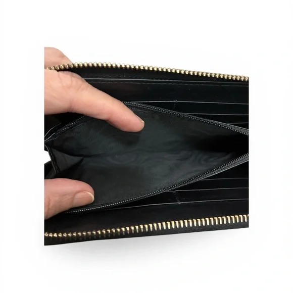 Gucci Microguccissima Zip Around Wallet - Picture 10 of 10